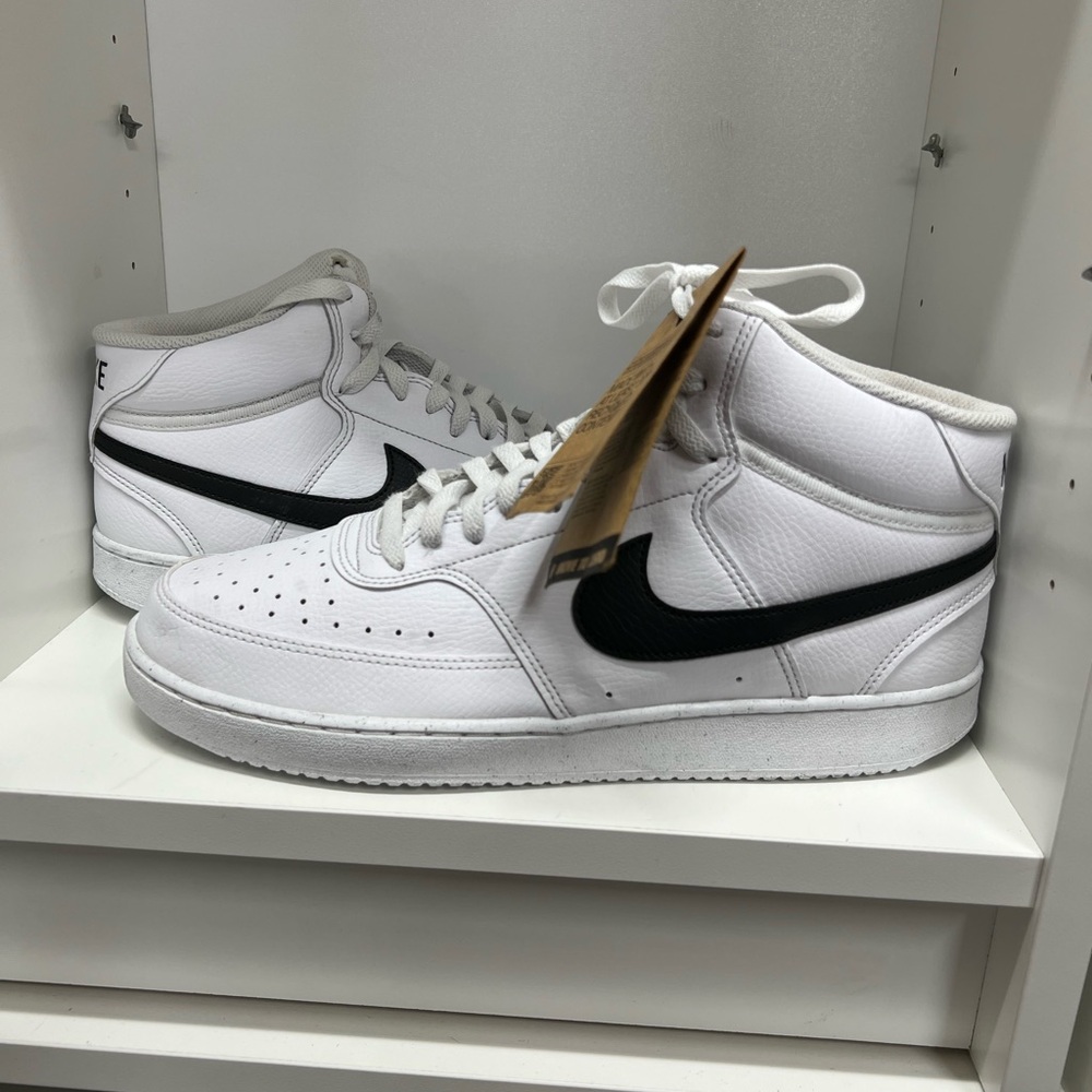 🔥🔥 Nike Court Vision Mid Next Nature sneaker in the white and black size 11